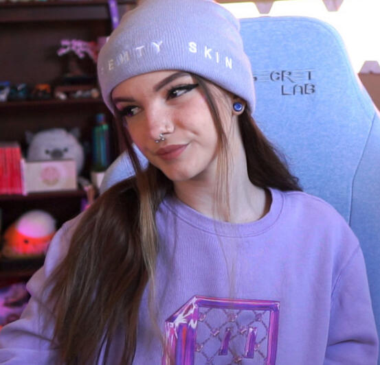 shania. (she/they) @shania