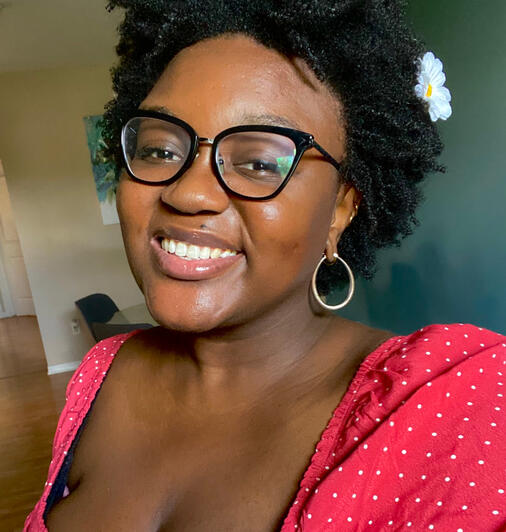 pink. (she/her) @pink_umbrella