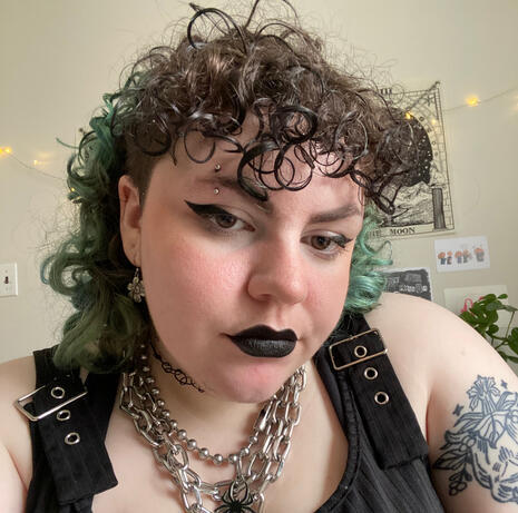 char. (she/star) @gothicpluto